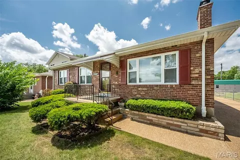 7401 Sharp Ave, Saint Louis, MO 63116 photo 2