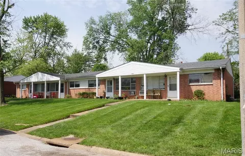 229 Solon Dr, Ballwin, MO 63021 photo 1