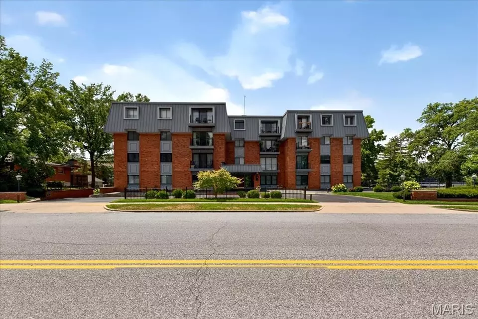  450 W Adams Ave #14, Kirkwood, MO 63122 photo 2