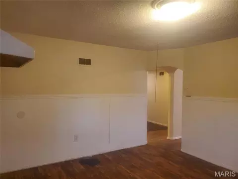 Entry Way - 768 Leon St, Cahokia, IL 62206 photo 2 of 7