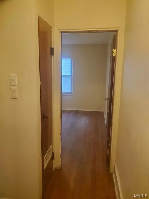 Entry Way - 768 Leon St, Cahokia, IL 62206 photo 3 of 7