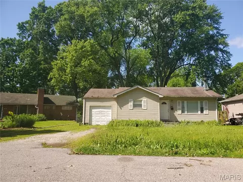 768 Leon St, Cahokia, IL 62206