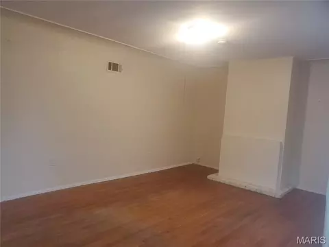 Living - 768 Leon St, Cahokia, IL 62206 photo 2 of 3