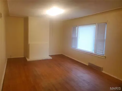 Living - 768 Leon St, Cahokia, IL 62206 photo 1 of 3