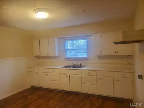 Entry Way - 768 Leon St, Cahokia, IL 62206 photo 1 of 7
