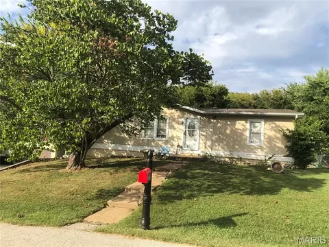 1813 Willow Dr, Pevely, MO 63070