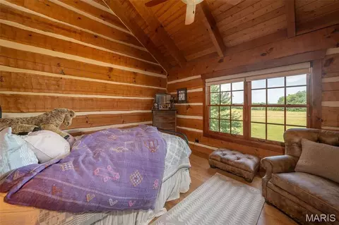 Bedroom - 5140 Saint Anns Rd, Washington, MO 63090 photo 5 of 5