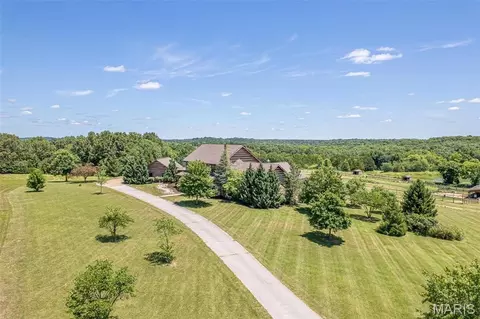 Exterior - 5140 Saint Anns Rd, Washington, MO 63090 photo 9 of 18