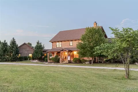 Exterior - 5140 Saint Anns Rd, Washington, MO 63090 photo 3 of 18
