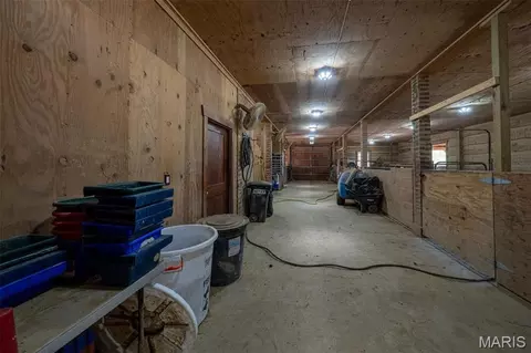 Entry Way - 5140 Saint Anns Rd, Washington, MO 63090 photo 6 of 7