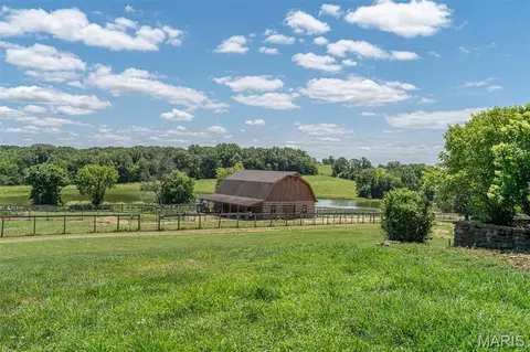 Exterior - 5140 Saint Anns Rd, Washington, MO 63090 photo 10 of 18
