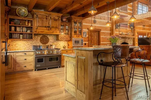 Kitchen - 5140 Saint Anns Rd, Washington, MO 63090 photo 2 of 6