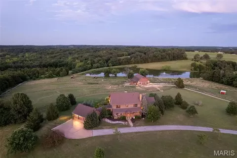 5140 Saint Anns Rd, Washington, MO 63090
