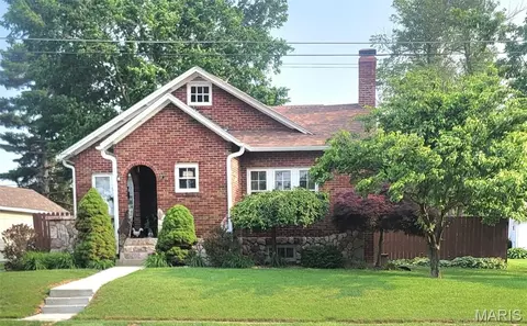 323 W Ross St, Palmyra, MO 63461