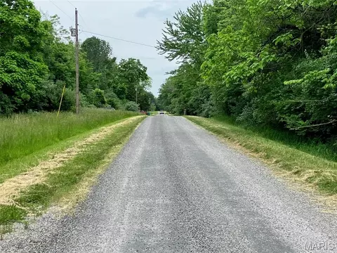 0 Redwood St, Carlyle, IL 62231
