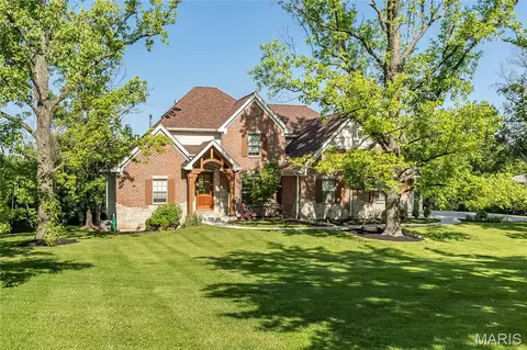 111 N Mosley Rd, Saint Louis, MO 63141