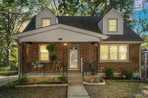 9804 Allendale Dr, Saint Louis, MO 63123