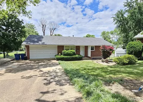 9117 Tiber Ct, Affton, MO 63123