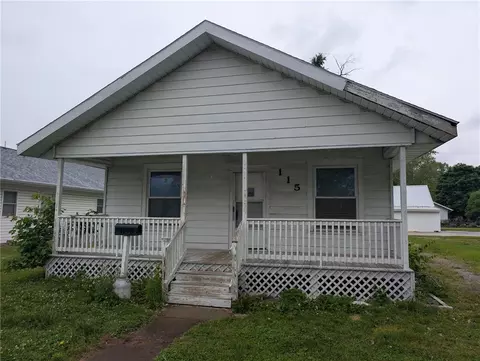 115 W Maple St, Gillespie, IL 62033 photo 1