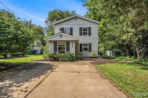 125 E Frisco Ave, Webster Groves, MO 63119