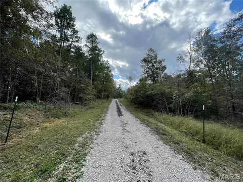 16 Woodland Hts W, Poplar Bluff, MO 63901