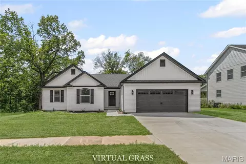 1122 Redwing Ct, Grafton, IL 62037