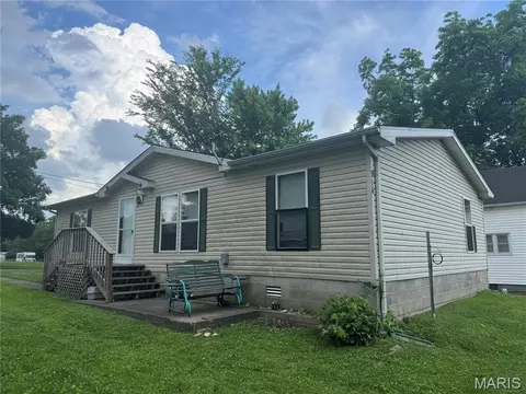916 2nd St, Scott City, MO 63780