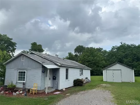 118 N 3rd St, Sikeston, MO 63801