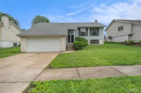 12292 Jerries Ln, Black Jack, MO 63033