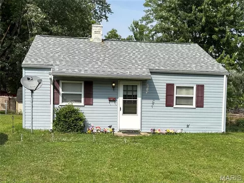 16 Rusty Wil Dr, Belleville, IL 62220