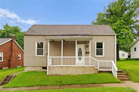 415 S Main St, Waterloo, IL 62298 photo 1