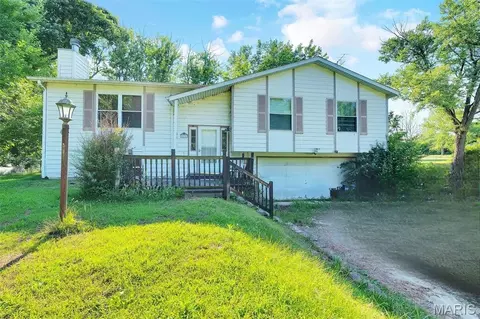 29253 Deerfield Ln, Warrenton, MO 63383