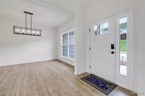 Entry Way - 2410 Chukka Dr, Eureka, MO 63025 photo 1 of 4