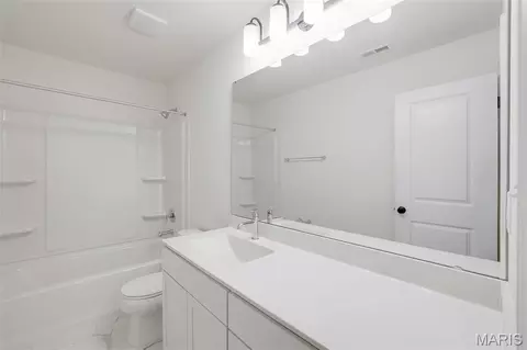 Bath - 2410 Chukka Dr, Eureka, MO 63025 photo 5 of 6