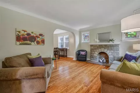 5424 Gresham Ave, Saint Louis, MO 63109 photo 5