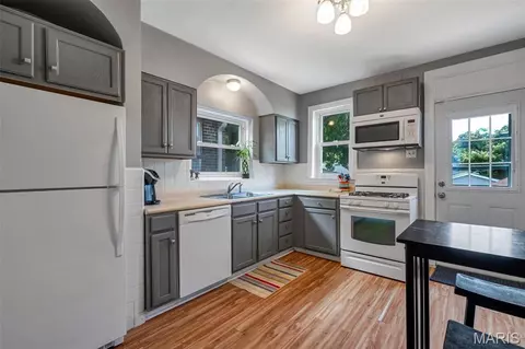 5424 Gresham Ave, Saint Louis, MO 63109 photo 15