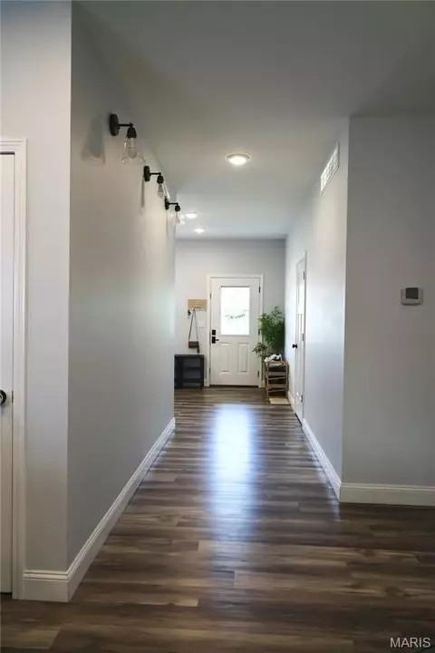 Entry Way - 15580 Top Dr, Saint Robert, MO 65584 photo 3 of 9