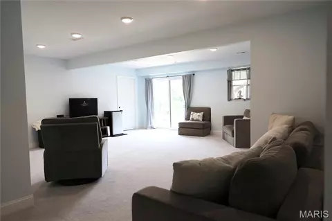 Living - 15580 Top Dr, Saint Robert, MO 65584 photo 1 of 3