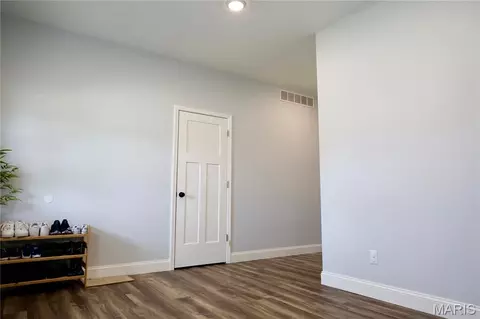 Entry Way - 15580 Top Dr, Saint Robert, MO 65584 photo 2 of 9