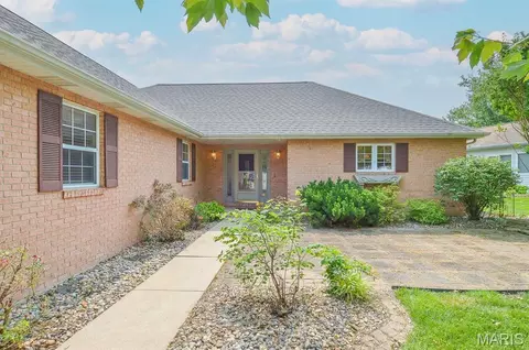 208 Cortner Dr, Smithton, IL 62285 photo 1