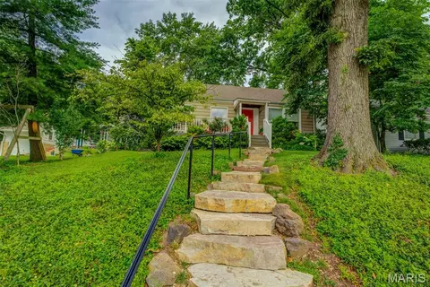 533 Summit Ave, Saint Louis, MO 63119 photo 1