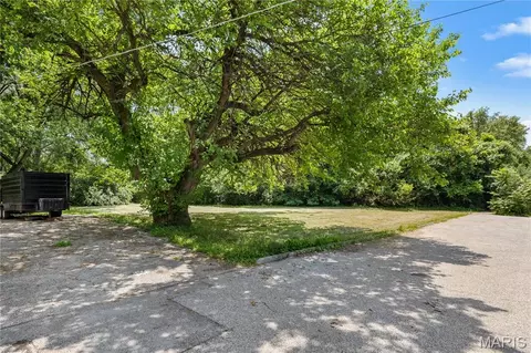 3650 Elsa Ave, Saint Ann, MO 63074 photo 1