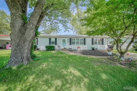 532 Christine St, Saint James, MO 65559