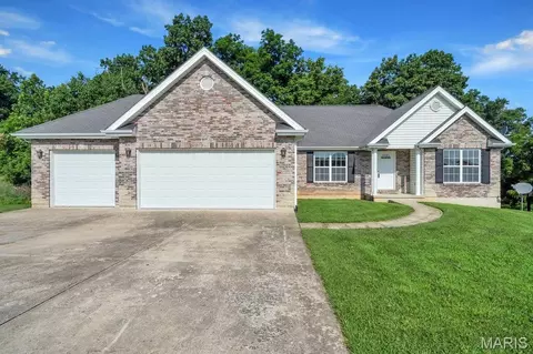 211 Osage Ave, Troy, MO 63379