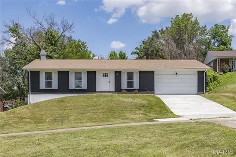 12597 Fee Fee Rd, Saint Louis, MO 63146