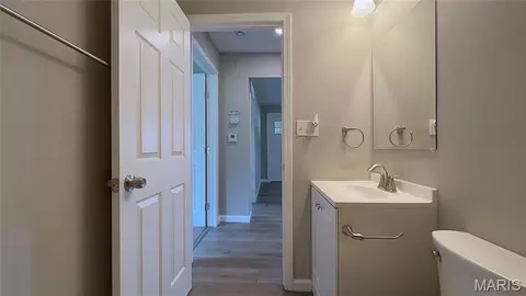 Entry Way - 10240 Silverleaf Rd, Mineral Point, MO 63660 photo 1 of 8