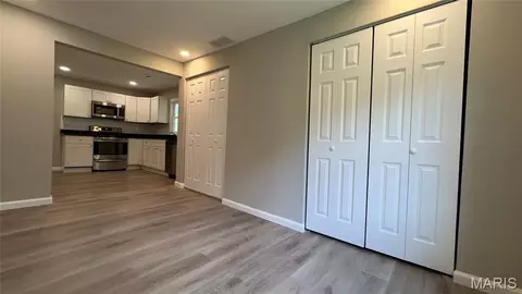 Entry Way - 10240 Silverleaf Rd, Mineral Point, MO 63660 photo 6 of 8