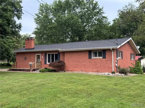 917 Chicago St, Greenville, IL 62246