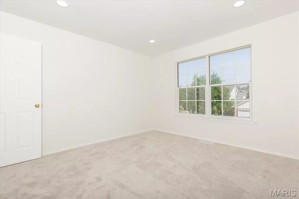 Bedroom - 10354 Jade Forest Dr, Saint Louis, MO 63123 photo 6 of 6