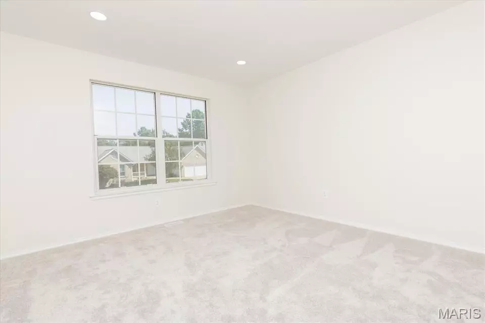 Bedroom - 10354 Jade Forest Dr, Saint Louis, MO 63123 photo 5 of 6